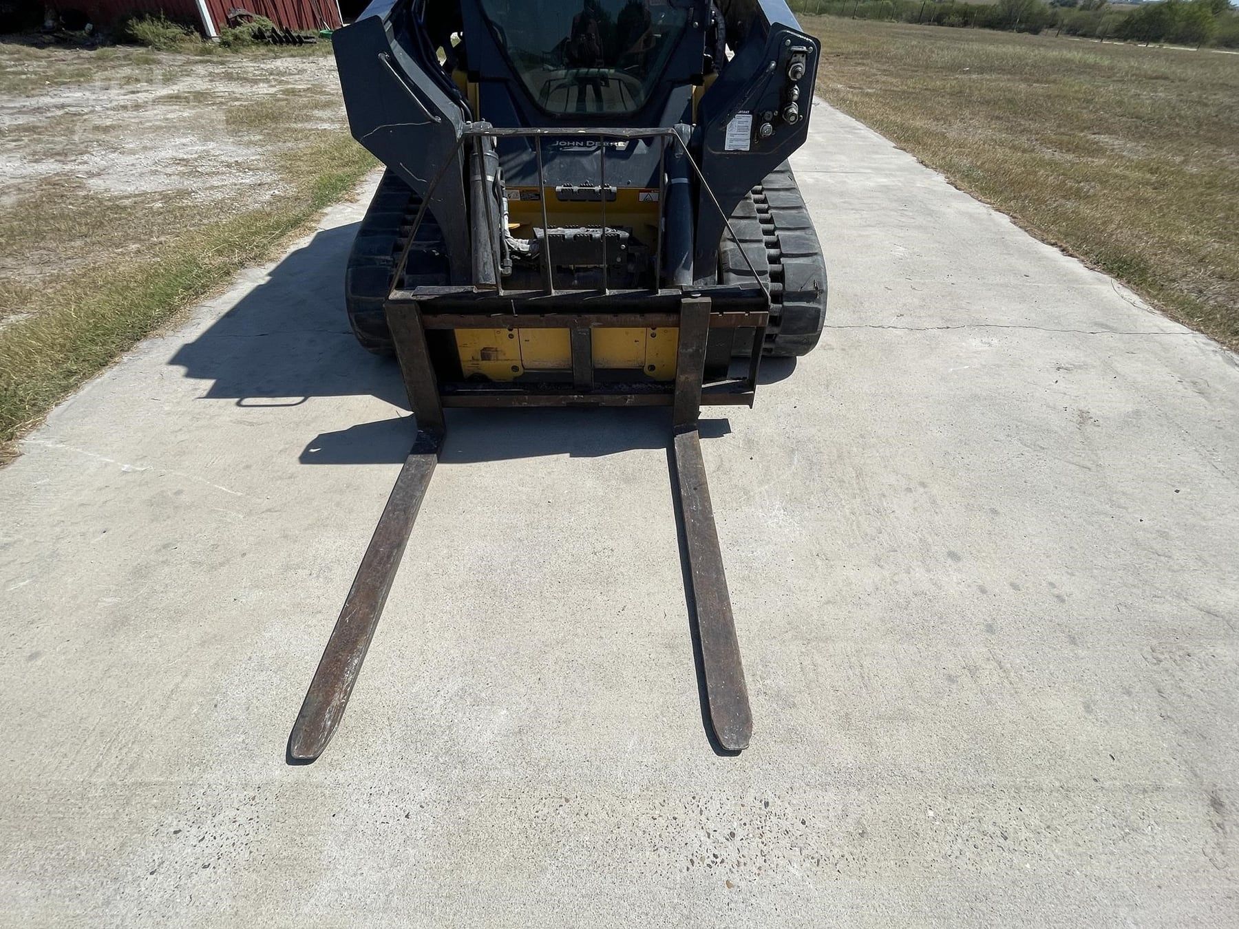 2022 John Deere 333G, view 3