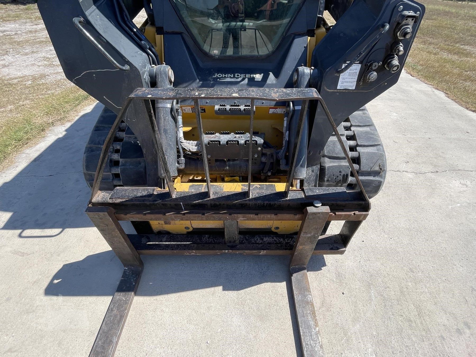 2022 John Deere 333G, view 4