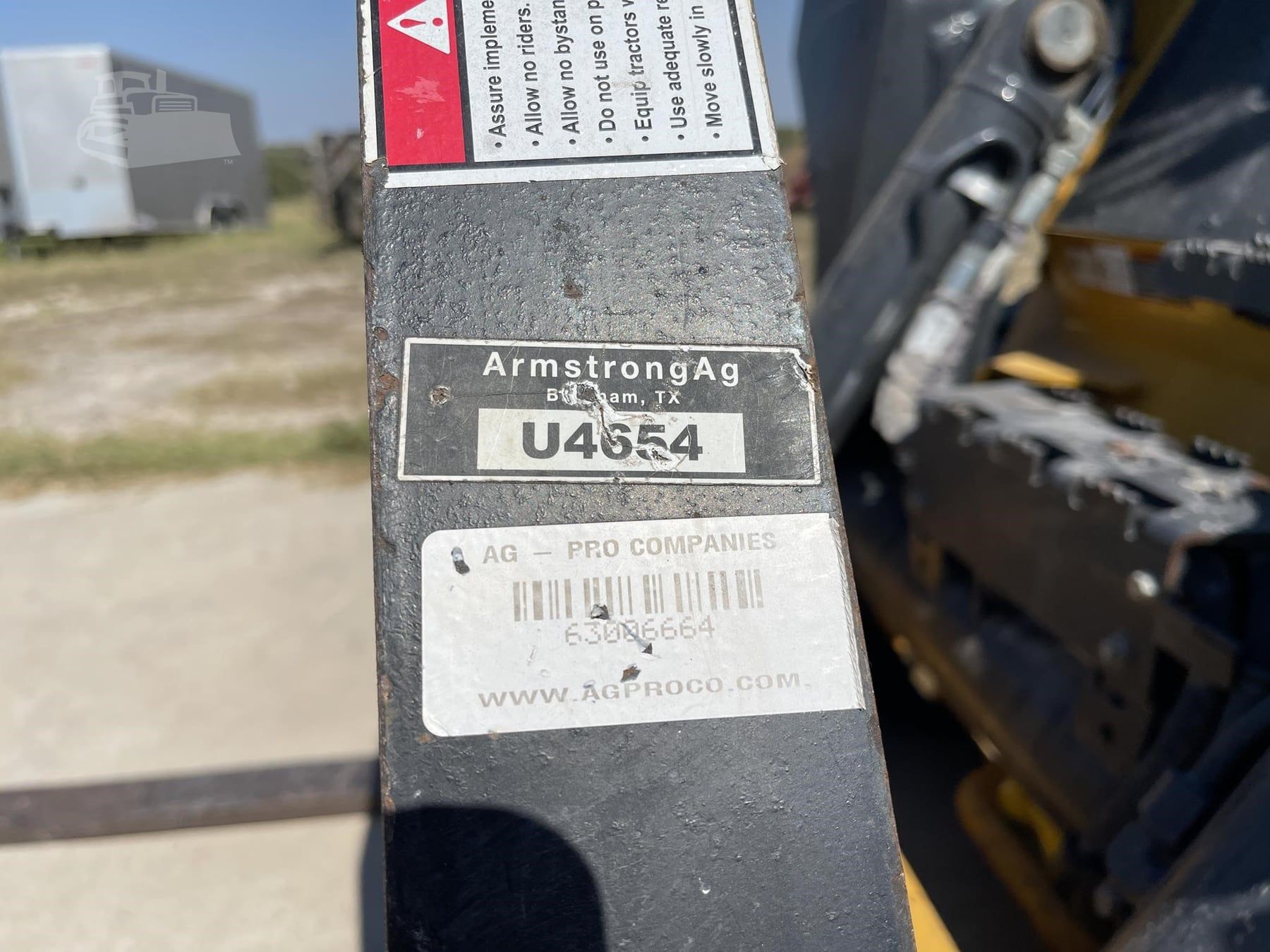 2022 John Deere 333G, view 6
