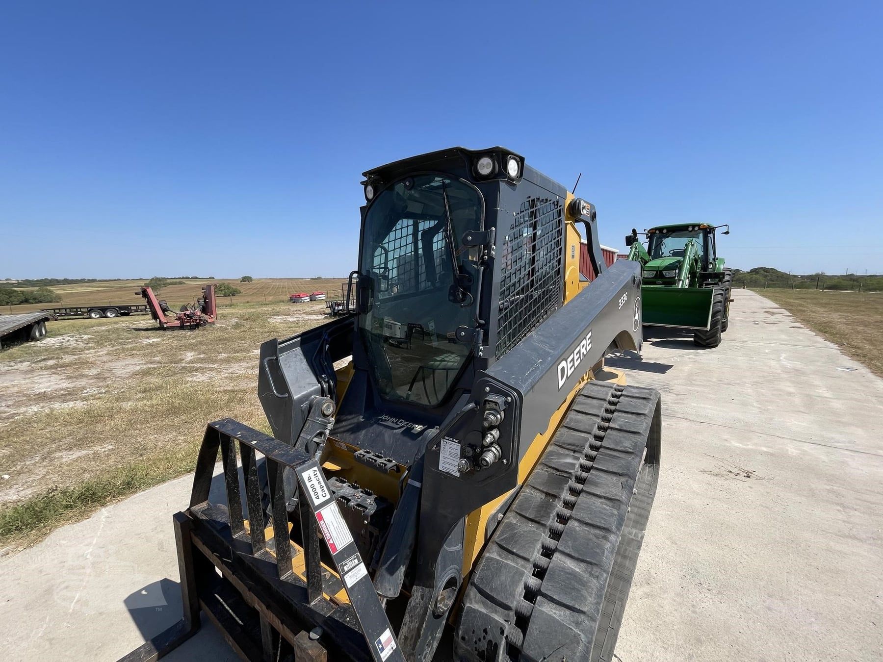 2022 John Deere 333G, view 8