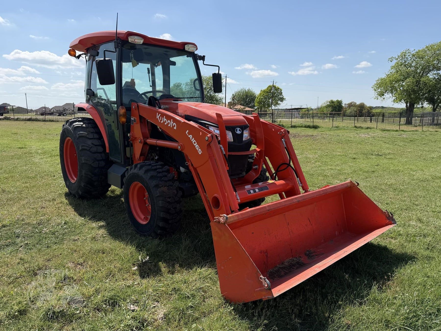 2024 Kubota MX5400HSTC, view 4