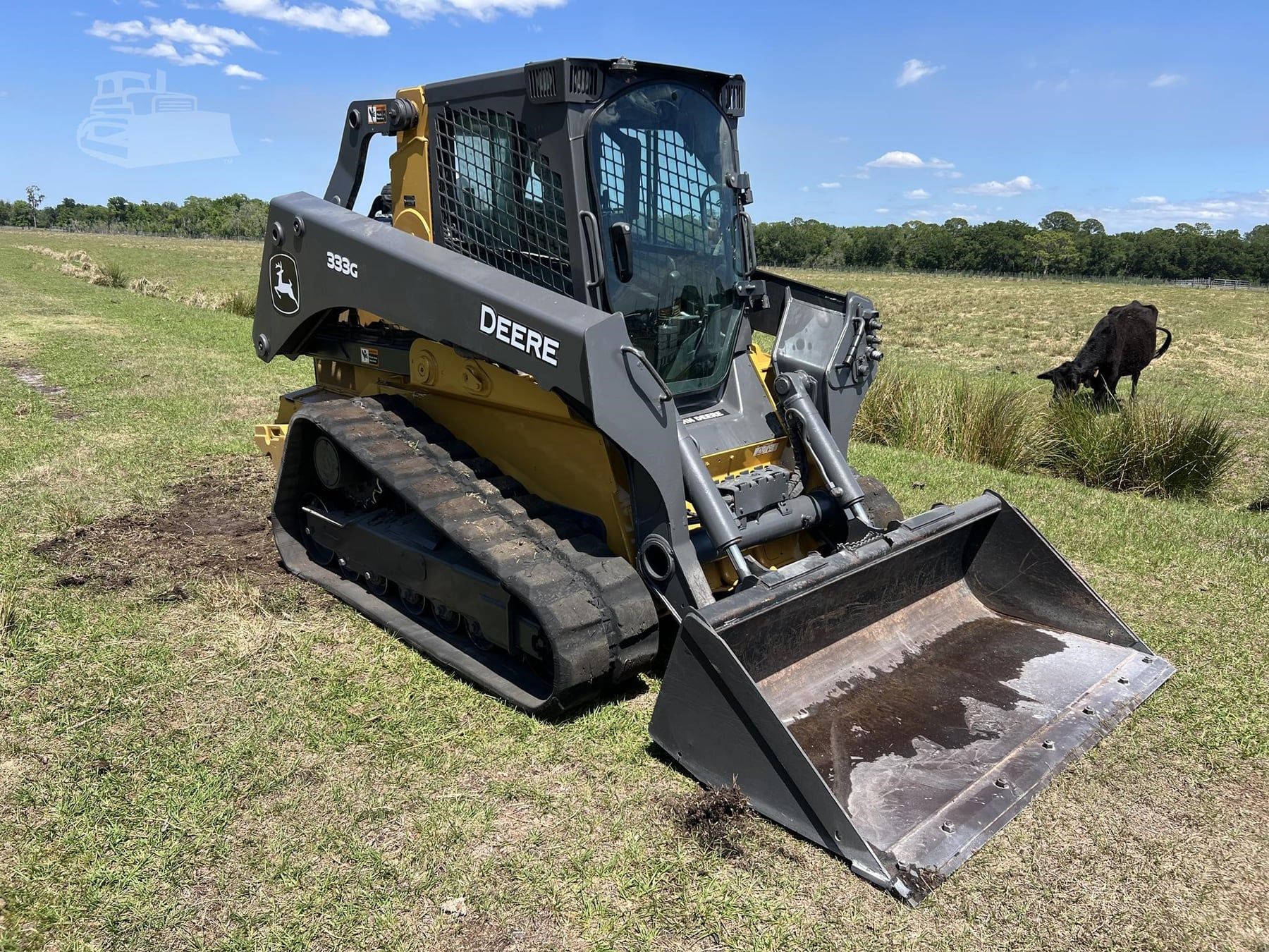 2022 John Deere 333G, view 4