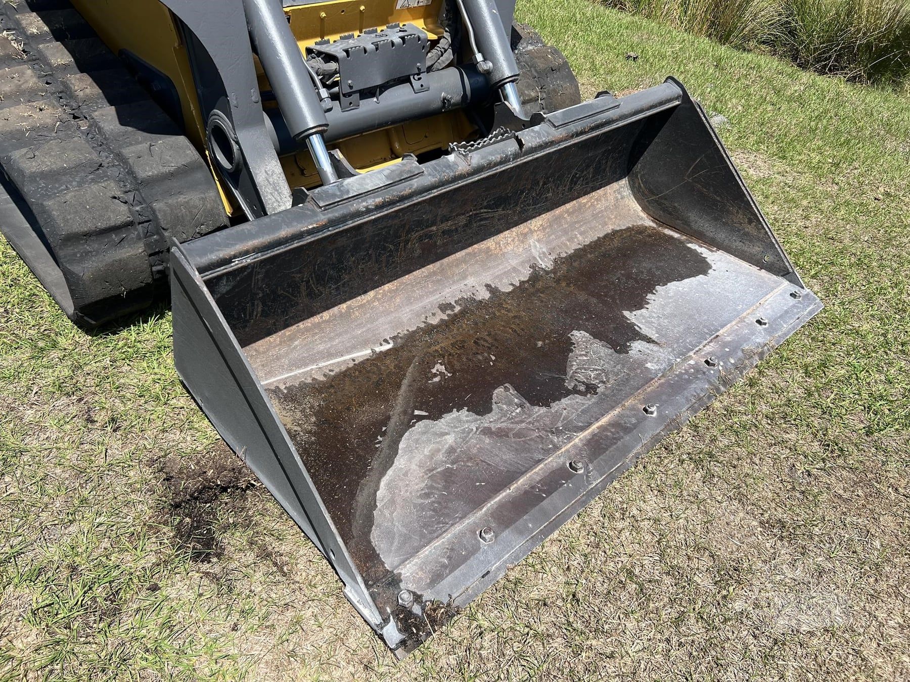 2022 John Deere 333G, view 5