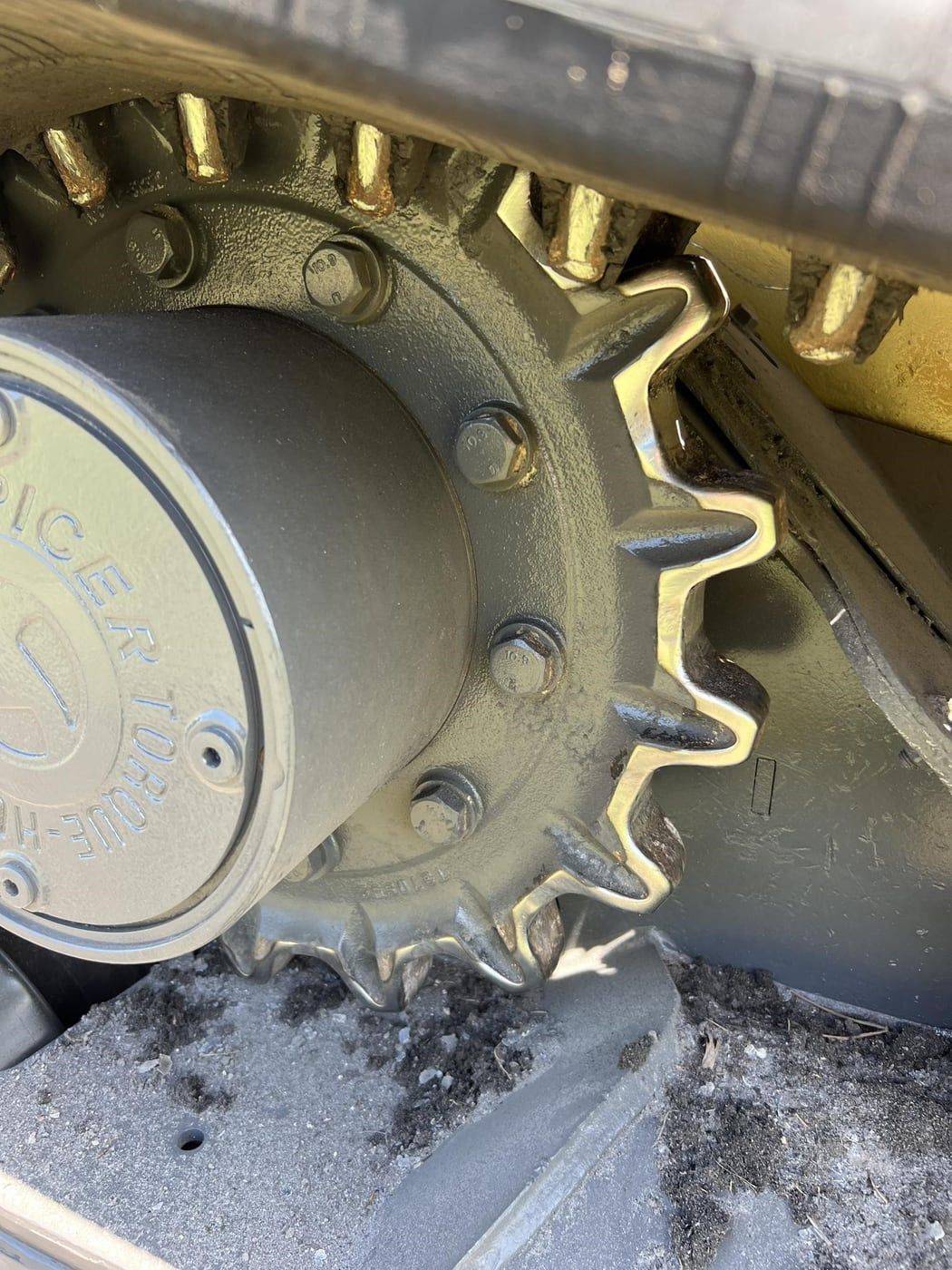 2022 John Deere 333G, view 8