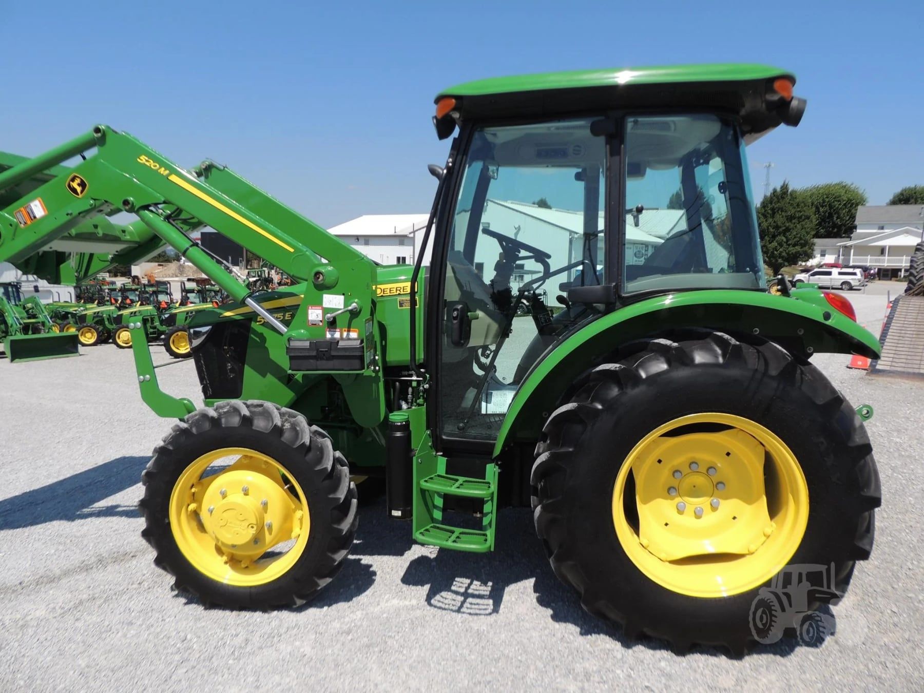 2020 John Deere 5075E, view 2