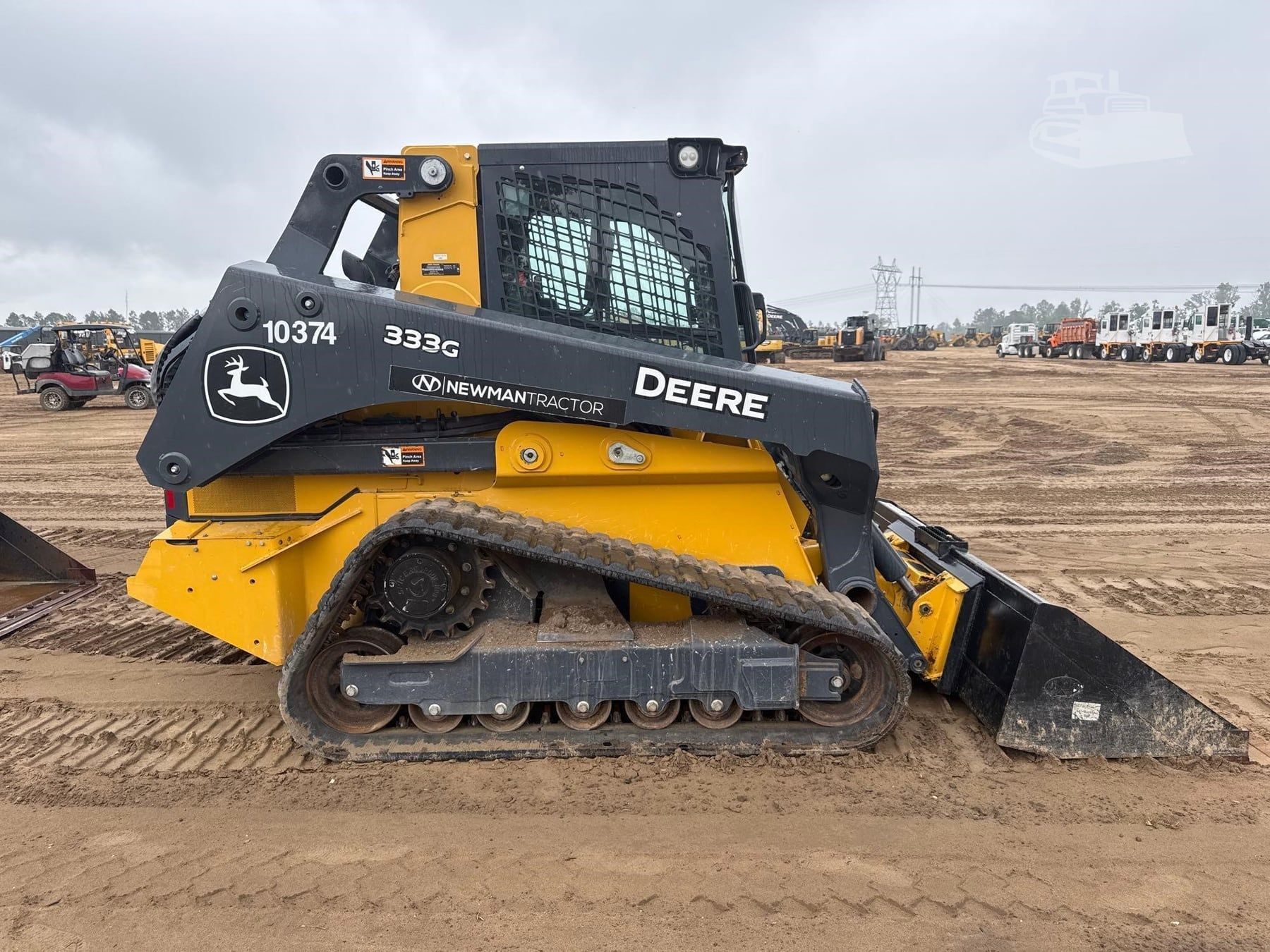 2023 John Deere 333G, view 5