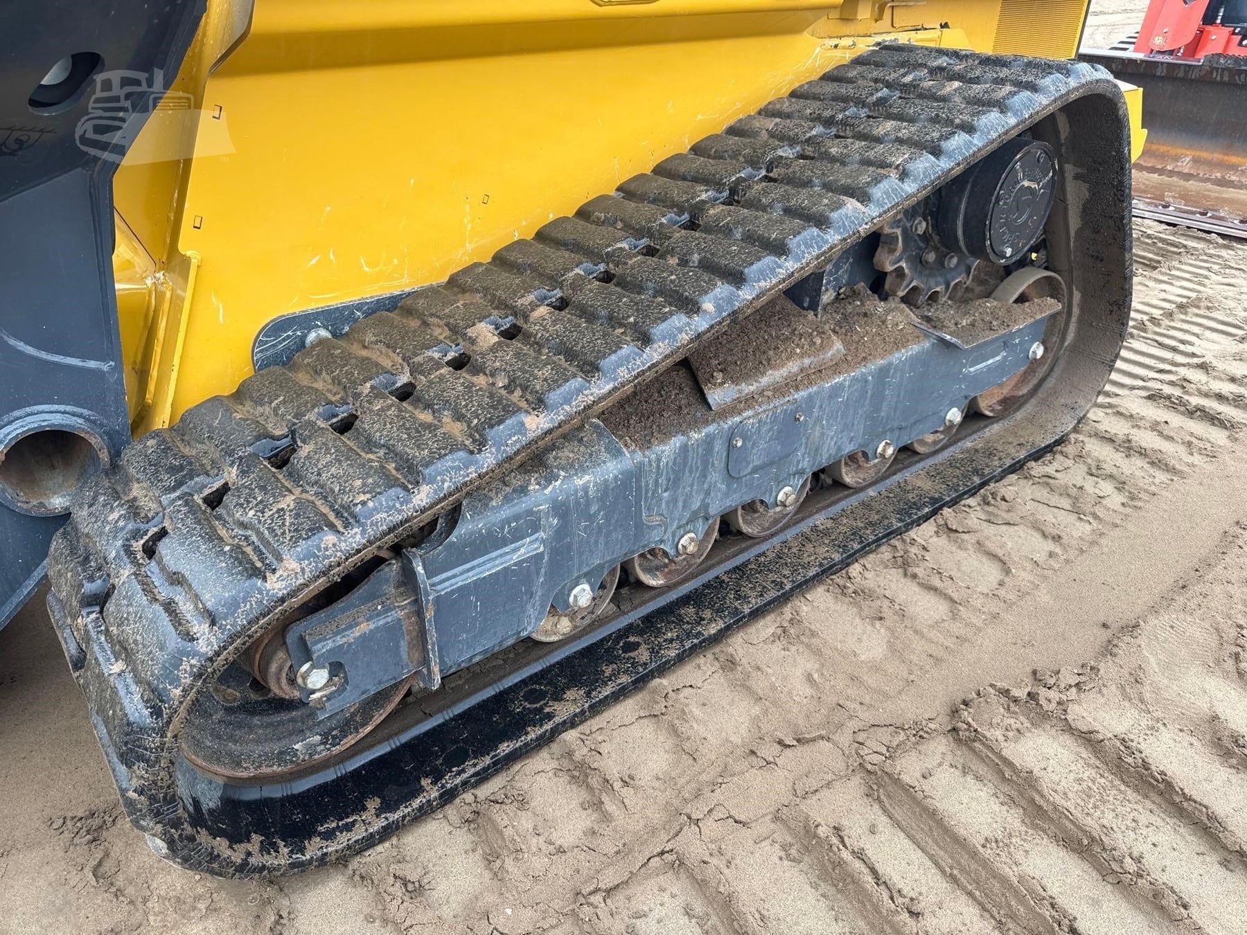 2023 John Deere 333G, view 7