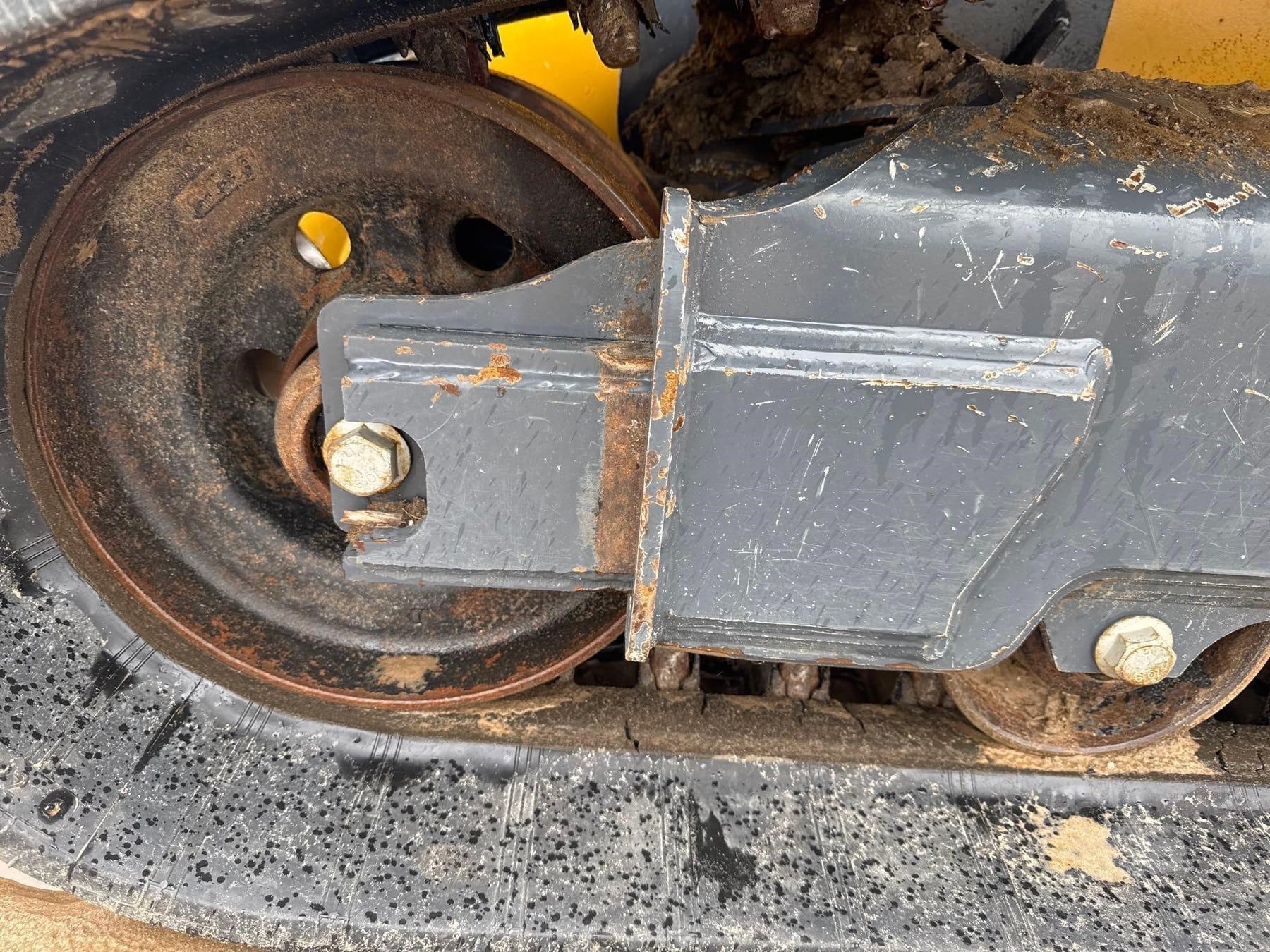 2023 John Deere 333G, view 8