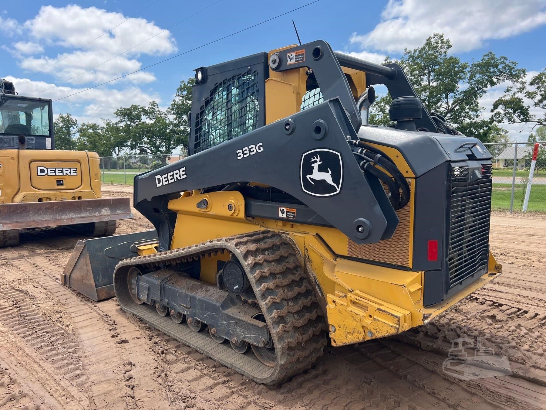 2020 John Deere 333G, view 2