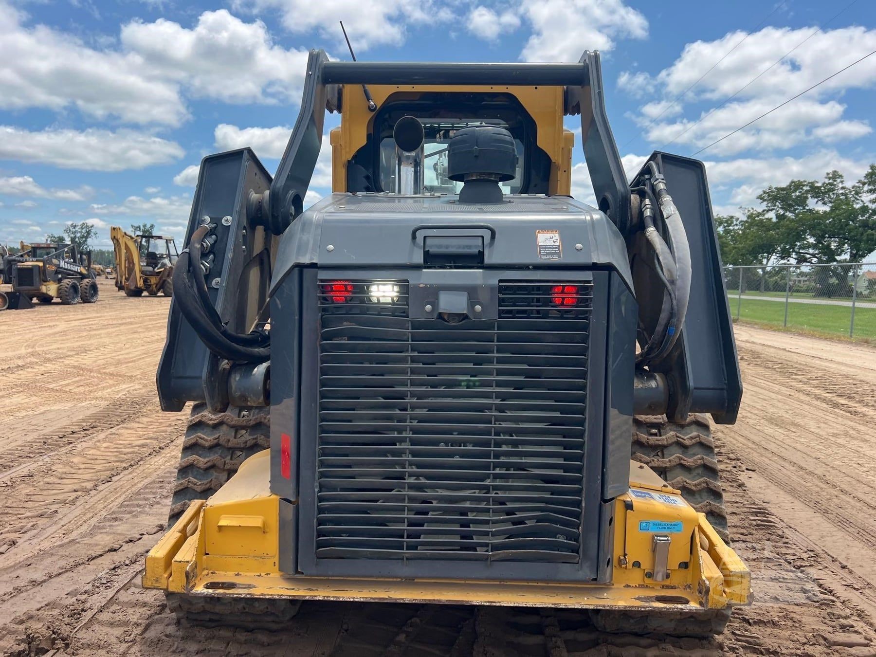 2020 John Deere 333G, view 3