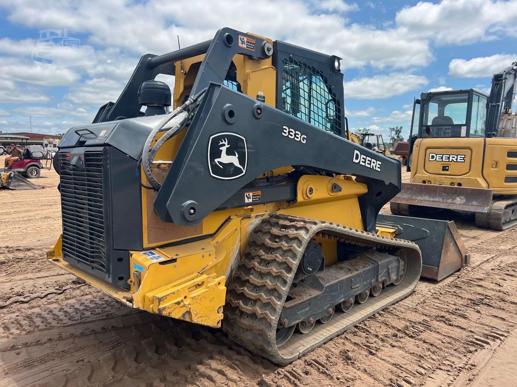 2020 John Deere 333G, view 4