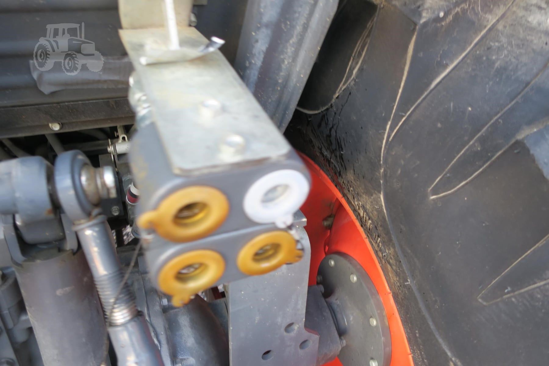 2020 Kubota L6060, view 5