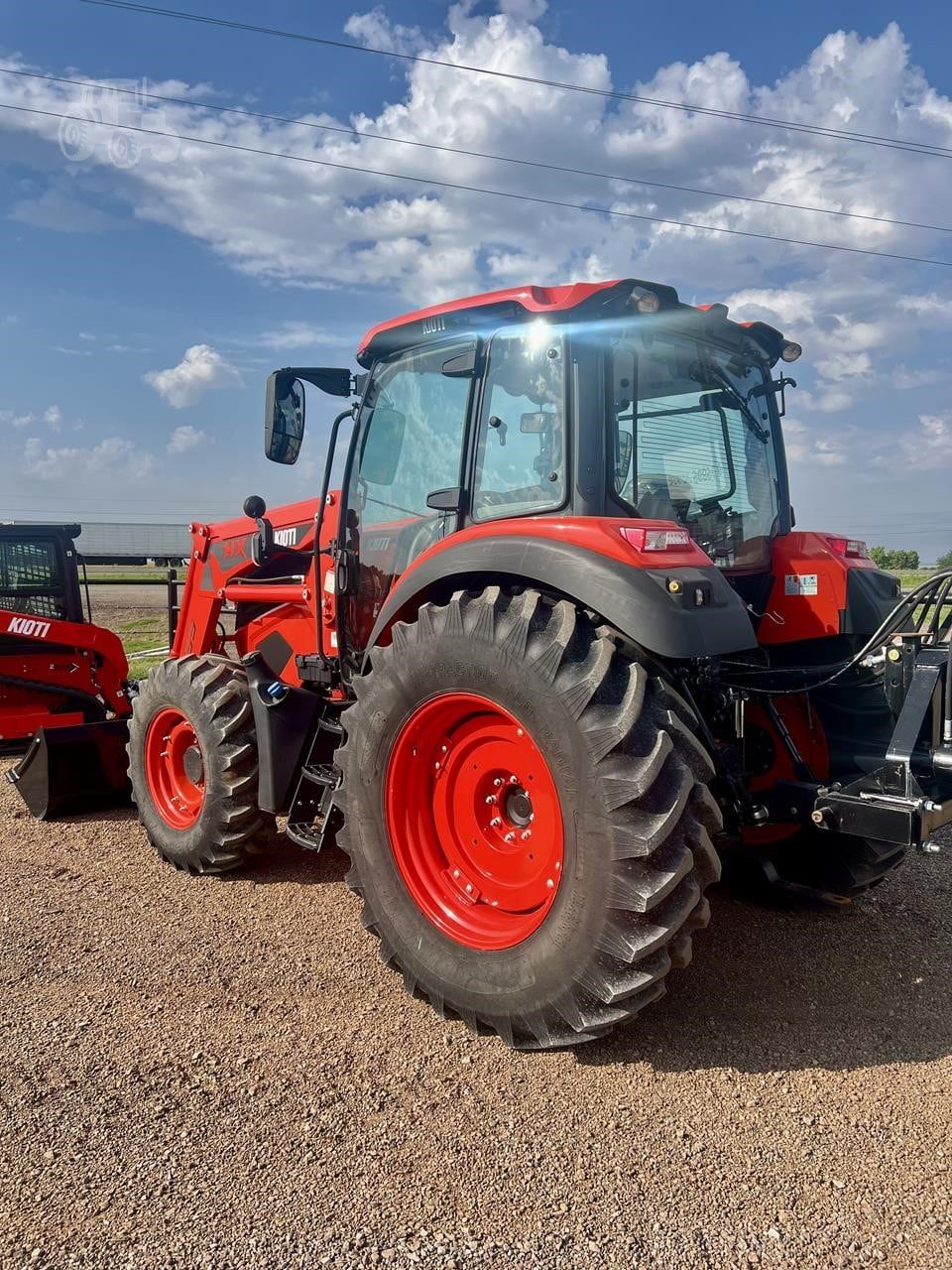 2023 Kioti HX9010, view 5