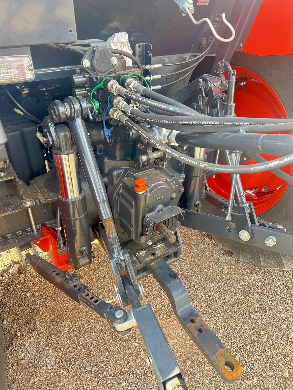 2023 Kioti HX9010, view 7