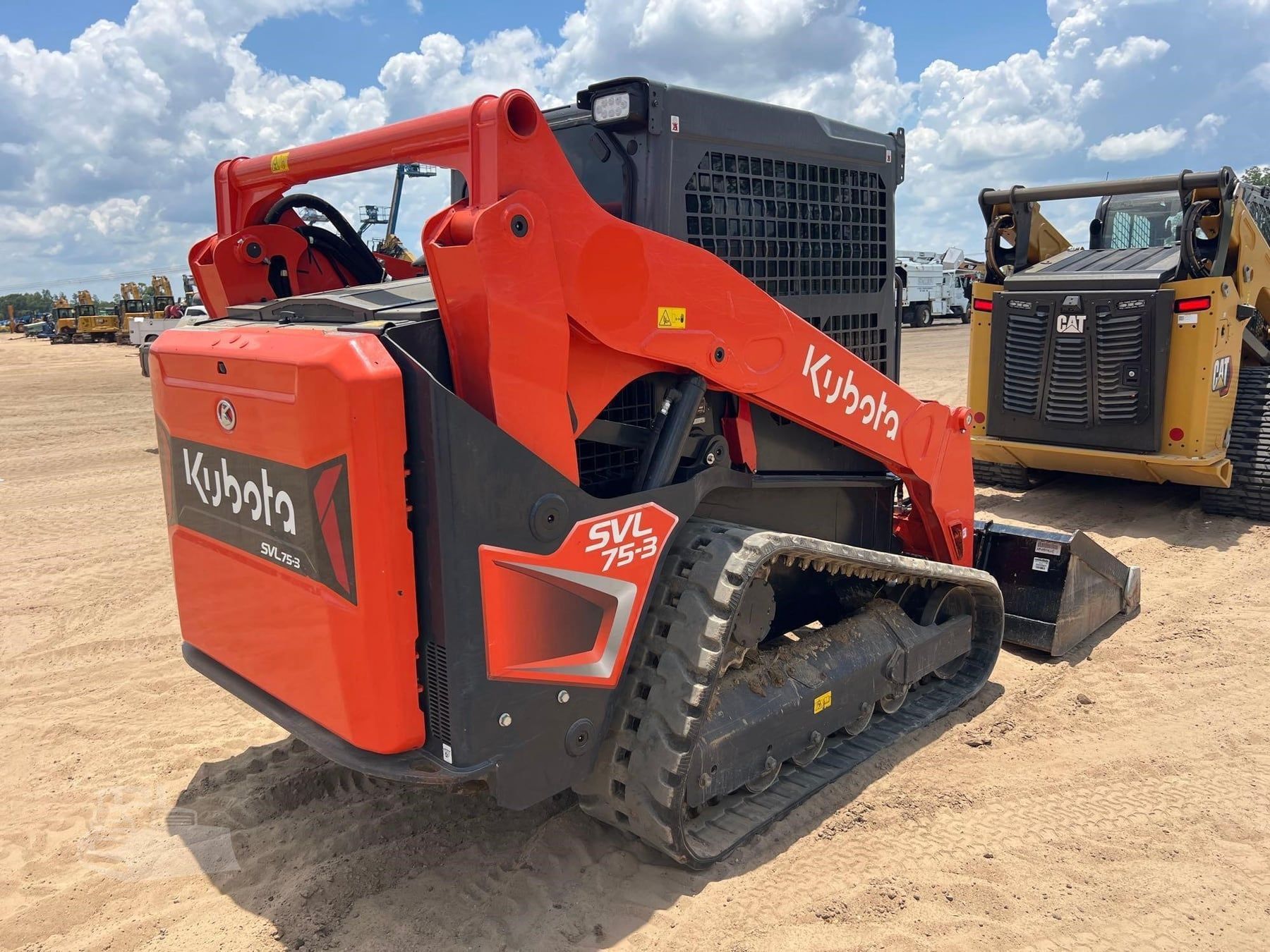 2023 Kubota SVL75-3, view 4