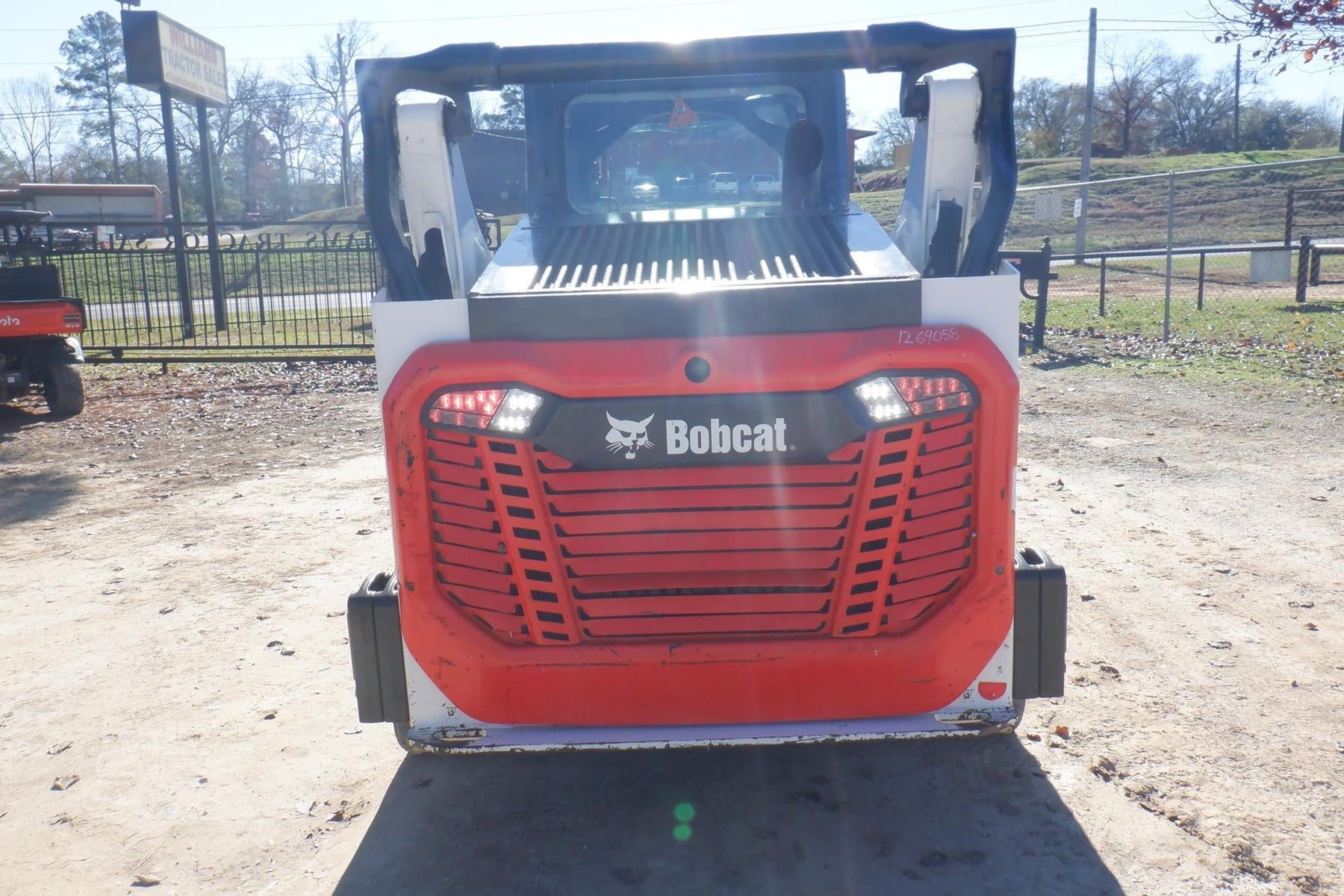 2022 Bobcat T66, view 7