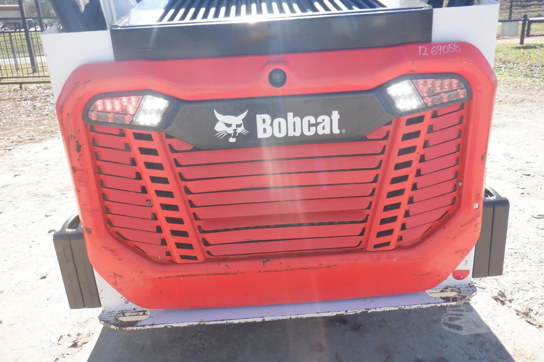 2022 Bobcat T66, view 8