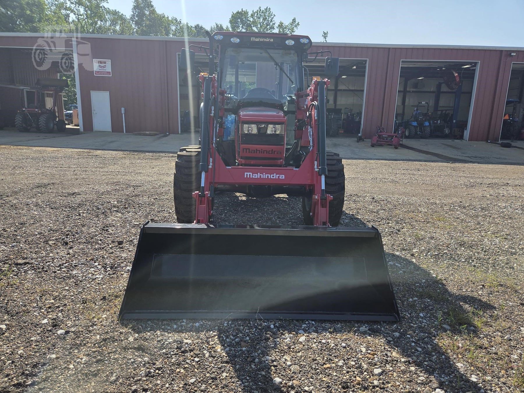2026 Mahindra 6075, view 4