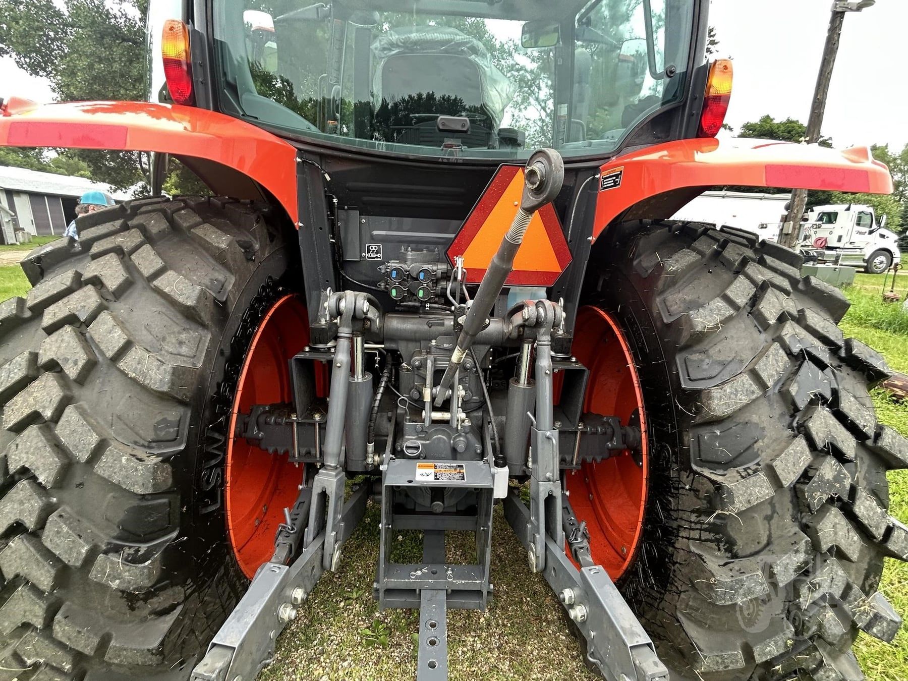 2023 Kubota M6-111, view 4
