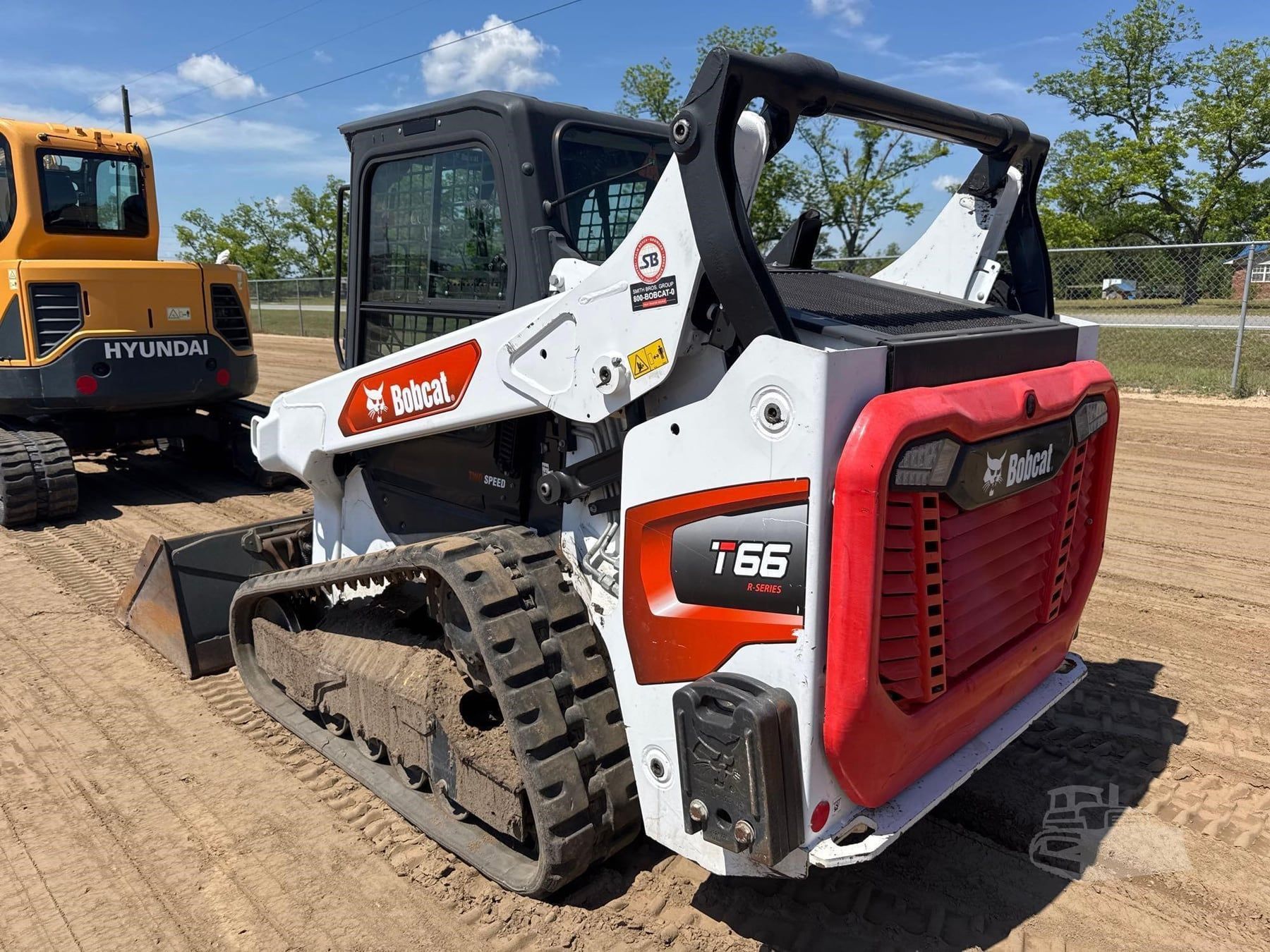 2024 Bobcat T66, view 2