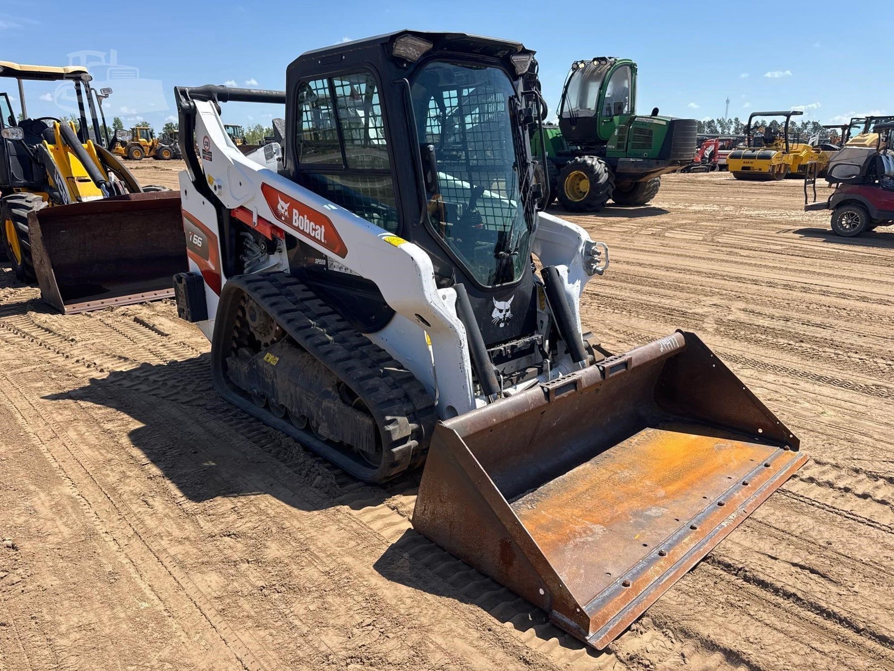 2024 Bobcat T66, view 6