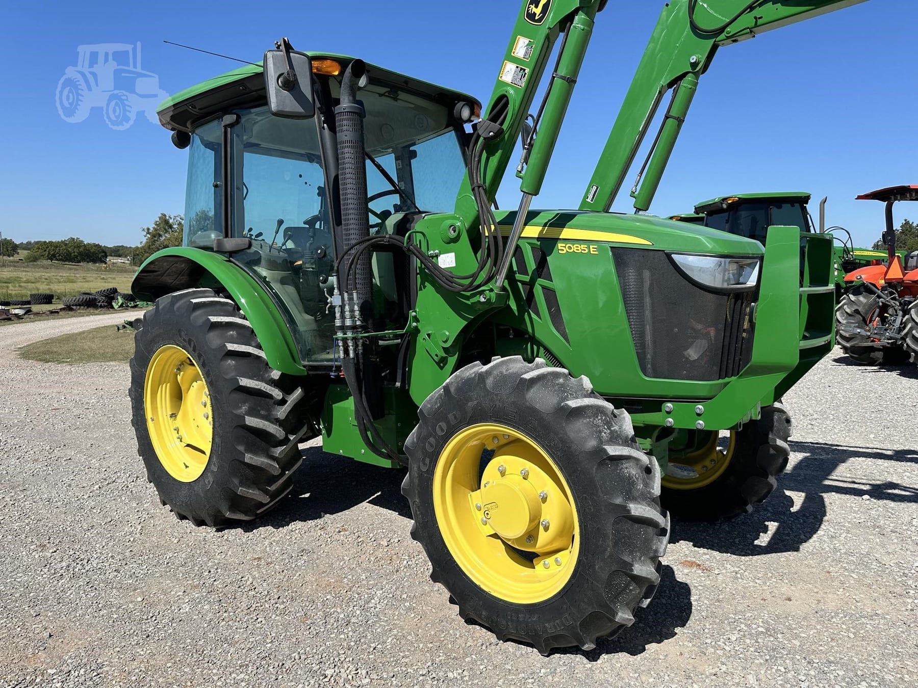2018 John Deere 5085E, primary view