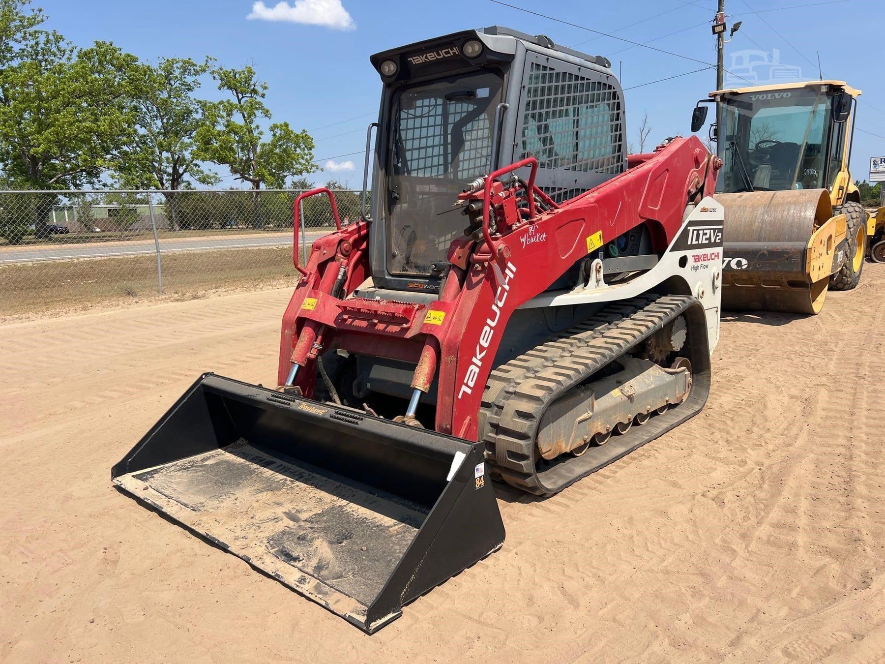 2022 Takeuchi TL12V2, view 8